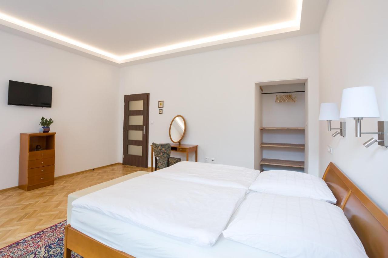 Luxusní velký apartmán s terasou v centru Litomyšle Esterno foto